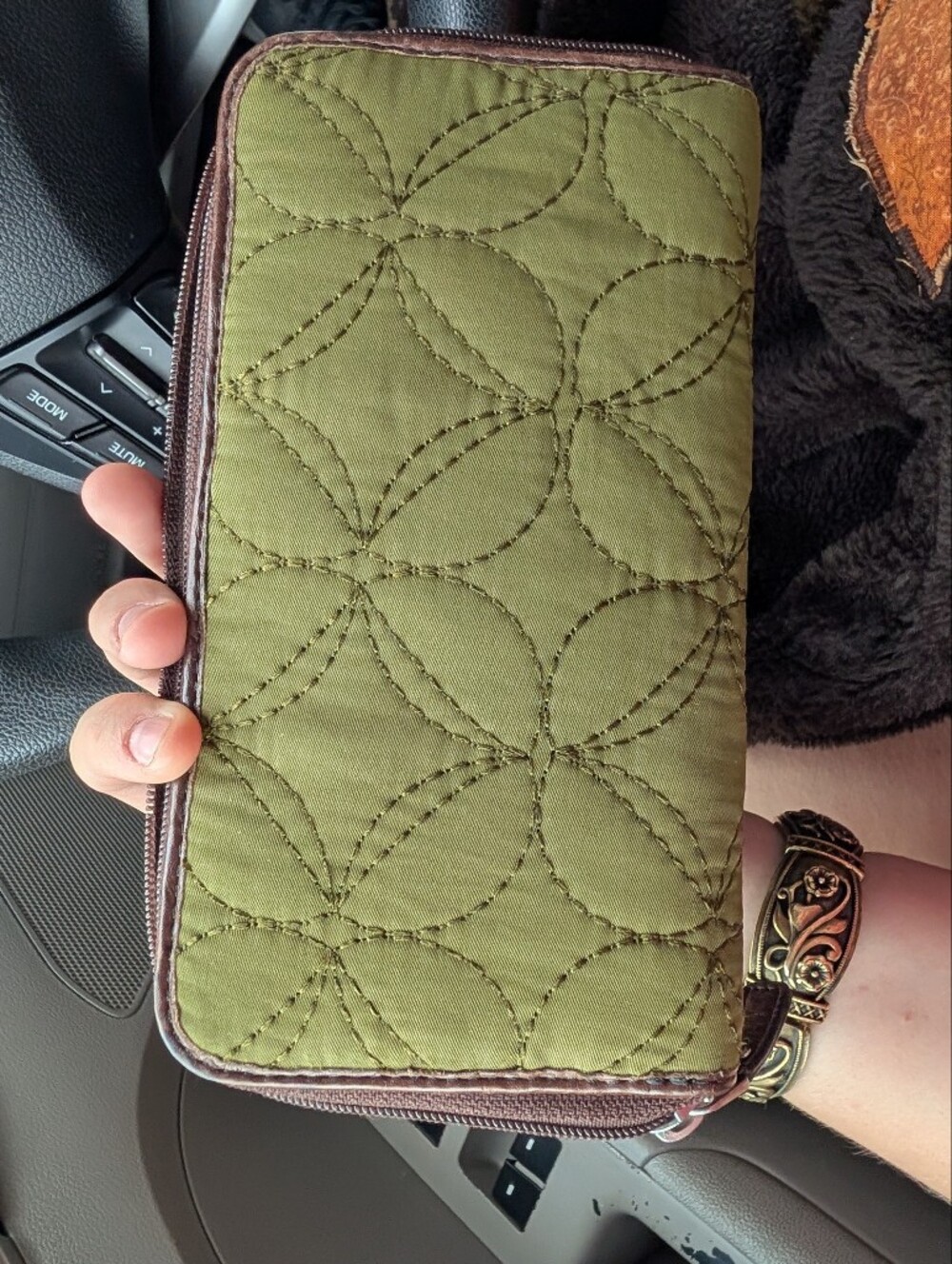 FOSSIL Key-Per Olive Wallet - Picture 3 of 3